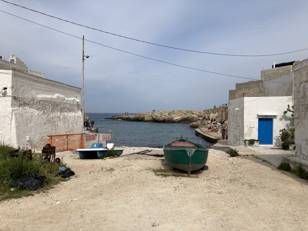 Pogliano a Mare Strand in Apulien, Italien